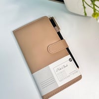 نوت مع قلم + كتابه الاسم