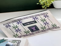 حقيبة صغيرة