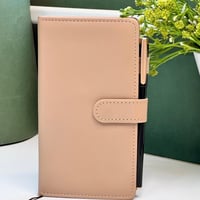 نوت مع قلم + كتابه الاسم