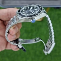 ساعة تيودور بلاك باي