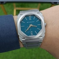 ساعة بولغاري أوكتو فينيسيمو فيروزي