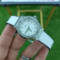 ساعة هوبلو كلاسيك نسائيه - باللون الأبيض