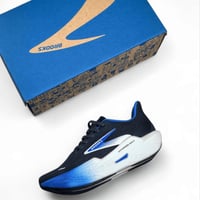 Brooks Hyperion Max 2