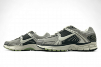 Nike Air Zoom Vomero 5