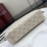 شنطة كتف جوتشي متوسطة Medium Shoulder Bag