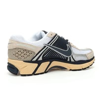 Nike Air Zoom Vomero 5