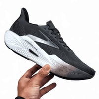 Brooks Hyperion Max 2