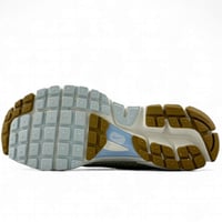 Nike Air Zoom Vomero 5