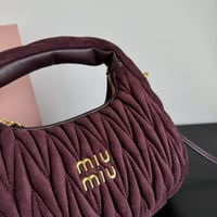 شنطة ميو ميو واندر Miu Miu Wander