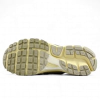 Nike Air Zoom Vomero 5