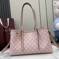 شنطة توت جوتشي متوسطة G G Emblem Medium Tote