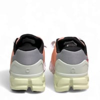 حذاء On Cloudflyer 4