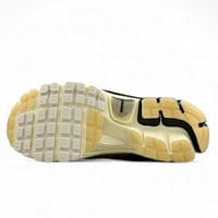 Nike Air Zoom Vomero 5