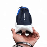 Brooks Hyperion Max 2