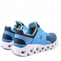 حذاء اون راننق كلاود سويفت ازرق