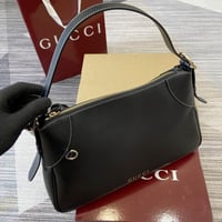 شنطة كتف جوتشي متوسطة Medium Shoulder Bag