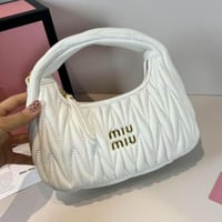 شنطة ميو ميو واندر Miu Miu Wander