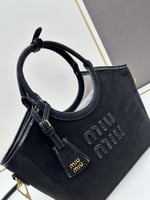 شنطة ميو ميو آيفي Miu Miu IVY