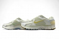 Nike Air Zoom Vomero 5