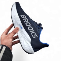 Brooks Hyperion Max 2