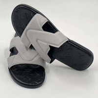 نعال LOUIS VUITTON