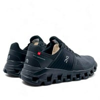 حذاء اون راننج كلاود سويفت اسود