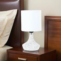 أباجورة طاولة كلاسيك بإضاءة جميلة