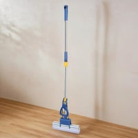 ممسحة تنظيف أرضيات بعصا يدوية - لون أصفر أو أزرق