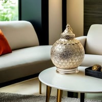 فانوس رمضان بتصميم جميل باللون الذهبي مع إضاءة LED...