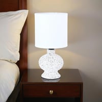 أباجورة مودرن بإضاءة وقاعدة سيراميك فاخرة