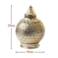 فانوس رمضان بتصميم جميل باللون الذهبي مع إضاءة LED...