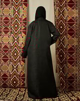 عباية سوداء جاكار بورود بارزه