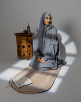 سجادة صلاة باللون البيج-شمواه