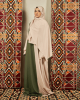 شرشف صلاة بلونين البيج و الزيتي - سحاب