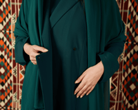 عباية خضراء كريب رسمية بقصة مميزة