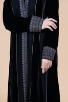 عباية مع طرحة مخمل S821