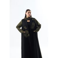 عبايه كريب مع تفته وتطريز طباعه