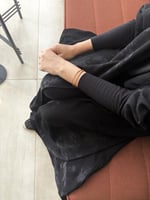 جاكار أسود كلوش