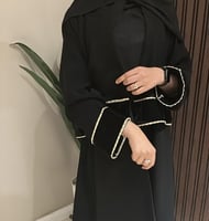 عبايـة كلوش مع مخمل