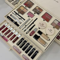 بوكس مكياج 43 قطعة كل أدوات التجميل في بوكس واحد