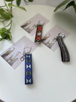 ميدالية قماش بتصميم شعبي