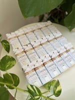 علبة مع تعبئة حلاوة