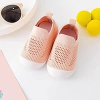 حذاء أطفال وردي