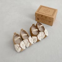 حذاء أطفال مع فيونكة