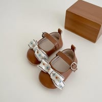 حذاء أطفال بني