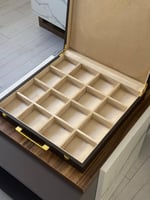 صندوق تخزين جلد للسبح