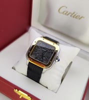 ساعة كارتير جلد مكشوف من الامام والخلف كرت الماركة...