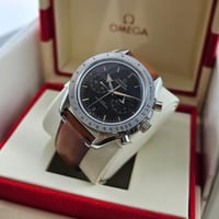 ساعة ماركة اوميغا بكامل الملحقات اخر اصدار