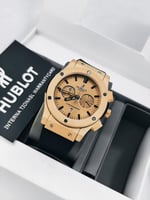 ساعة هوبلت رجالي درجة اولى مع كرت الماركة وكامل مل...