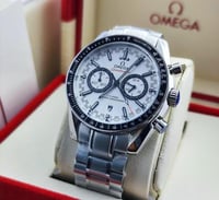 ساعة اوميغا كرونوغراف جالي بطارية مع كامل الملحقات...